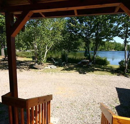 Spectacle Lake Lodge Bancroft Exterior foto