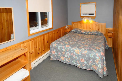 Spectacle Lake Lodge Bancroft Exterior foto