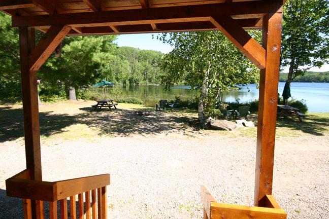 Spectacle Lake Lodge Bancroft Exterior foto